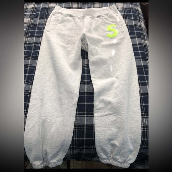 Supreme - Picture 5 of 9